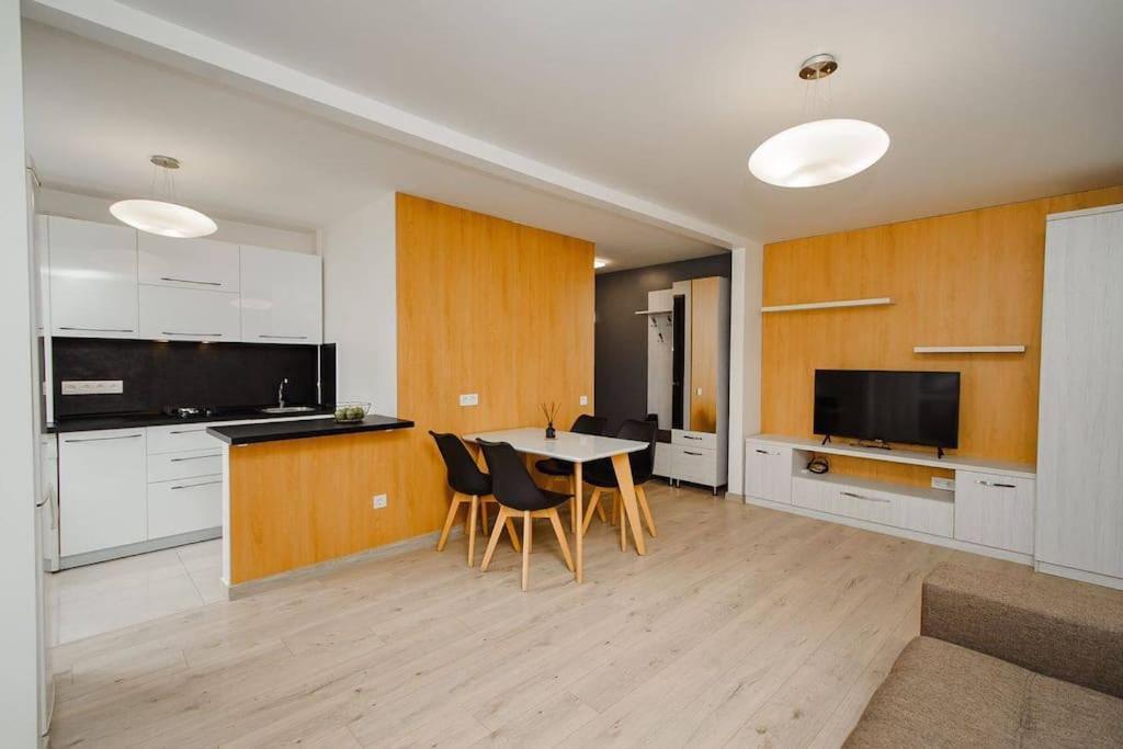 Very Stylish Apartament In Middle Of City. Kişinev Dış mekan fotoğraf